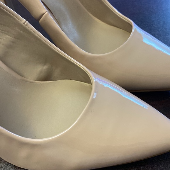 Mix No. 6 Cream /nude Heels Classic Pointed-Toe Pumps - Picture 7 of 16